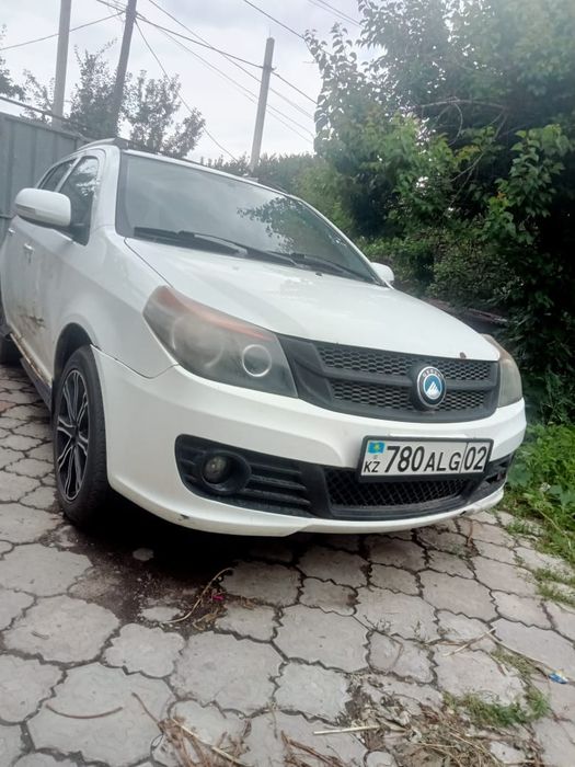 Машина Geely MK Cross 2015