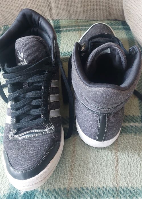 Маратонки Adidas