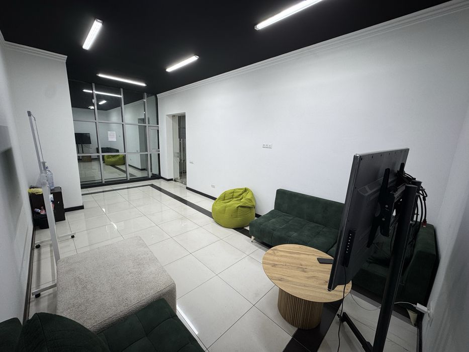 Metro Oybekda 1-Linyada 4-Etajli Ofis 2-etaji Arendaga beriladi