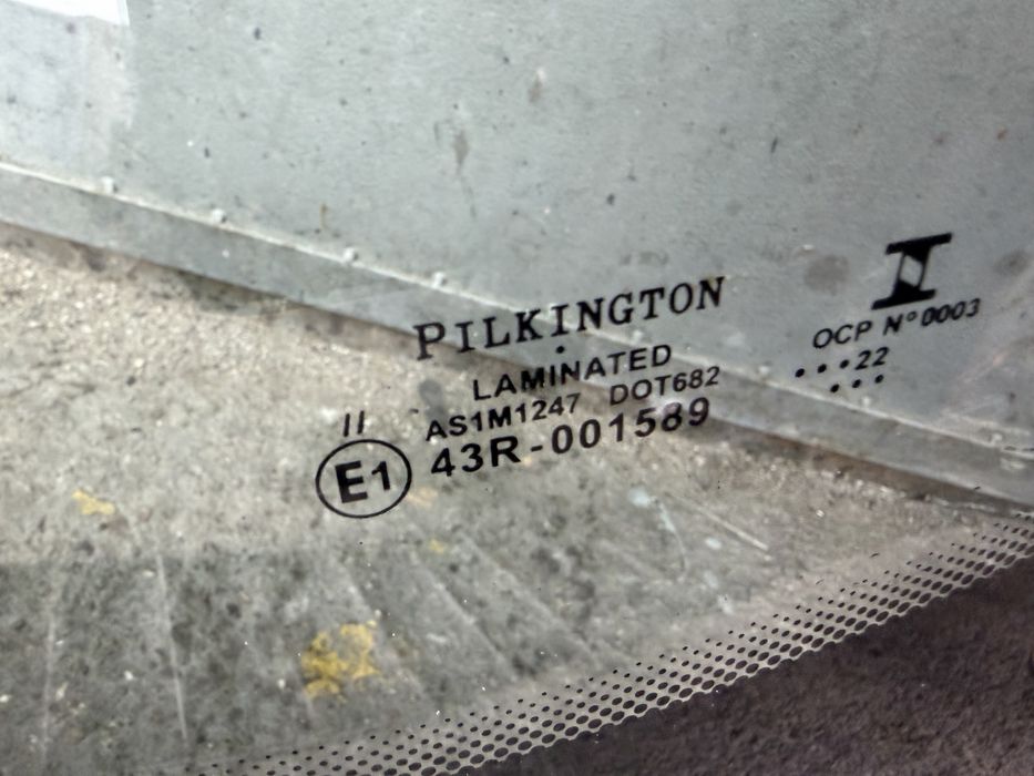 Предно стъкло за BMW E60/E61 facelift LCI