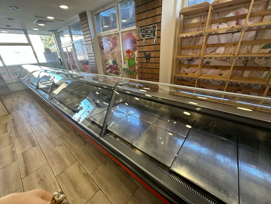 Linde плюсова хладилна витрина