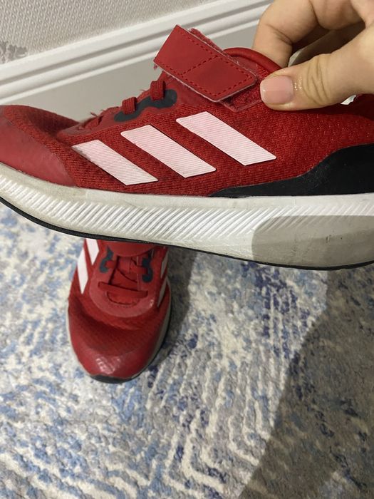 Продам кроссовки адидас