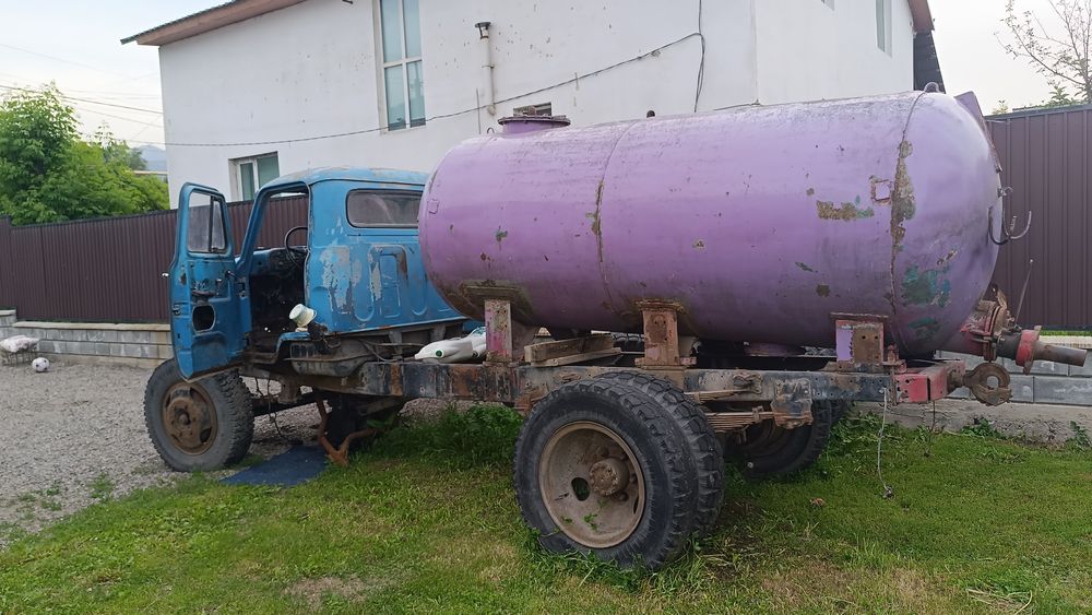 Продам газ 53 по запчастям!