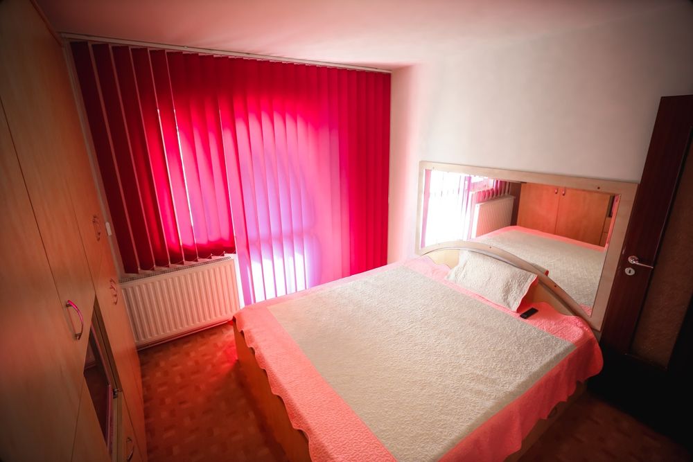 Închiriez apartamen