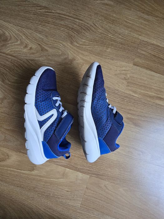 Adidasi decathlon mas 36