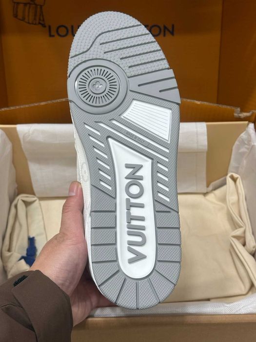 Adidasi Louis Vuitton Trainer Premium