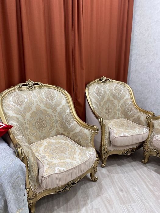 Продам диван с креслами комплект