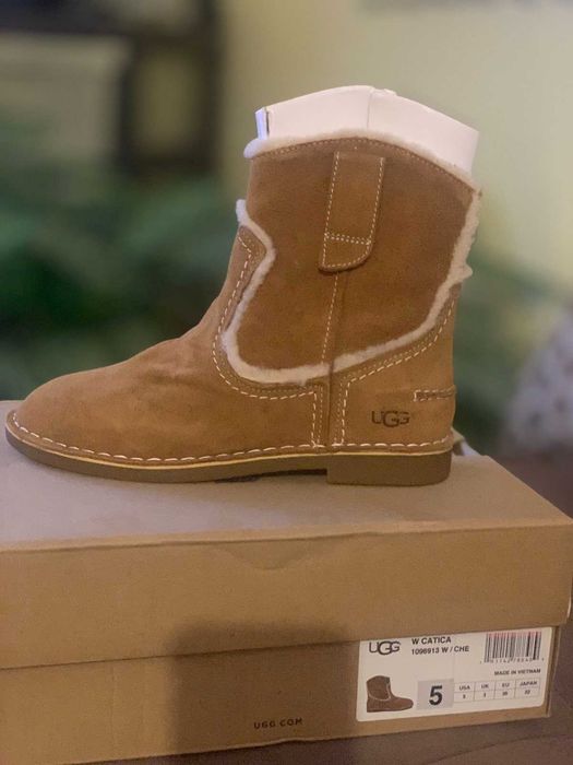 Боти UGG Чисто нови !! Естествена кожа.
