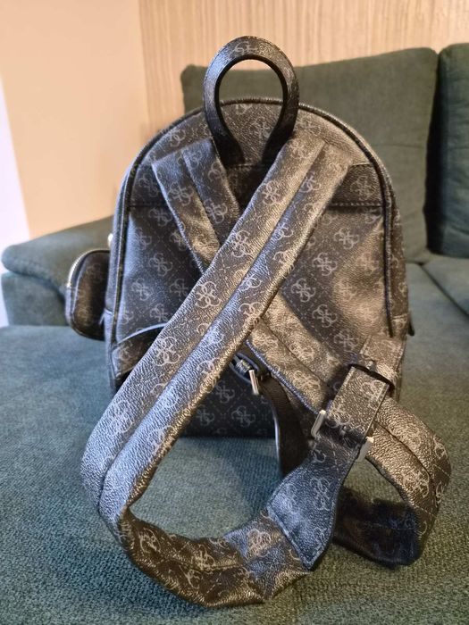 Дамска Раница Guess