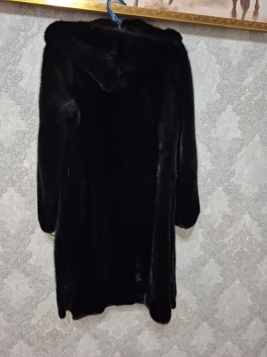 Продаётся норковая шуба