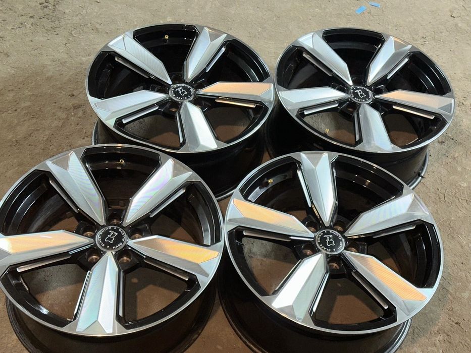 R18 PCD 5*112 Комплект легкосплавных дисков