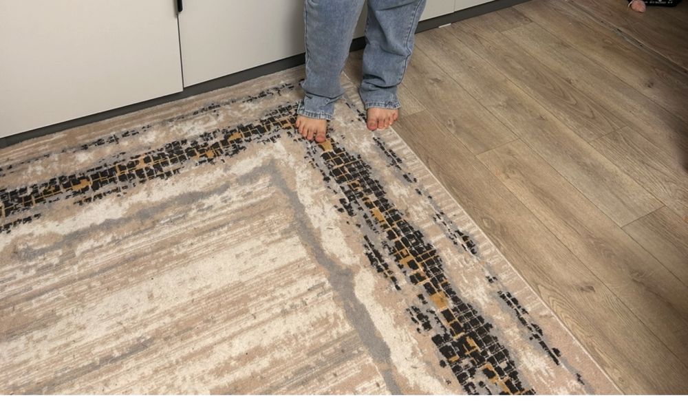 Продам ковер короткий плотный ворс