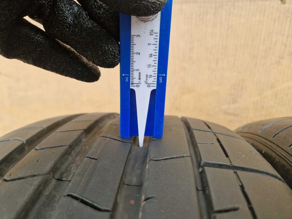 2 Pirelli R19 245/40 Летни гуми  DOT1821
