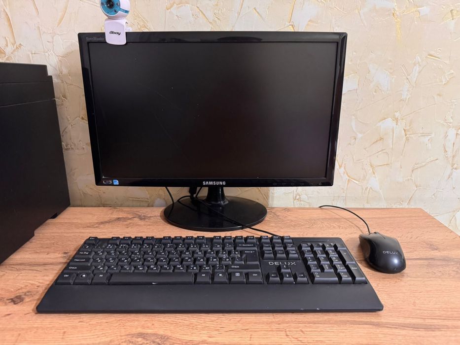 Компьютер в комплекте. В хорошем состоянии