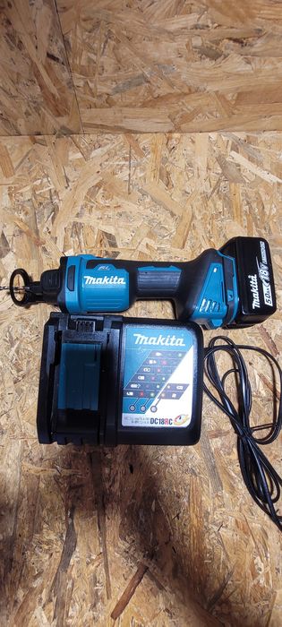 Makita dco 181  decupat rigips ca nou