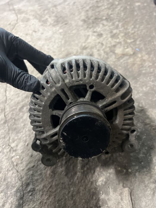 Алтернатор/Динамо Valeo 180А VW AG