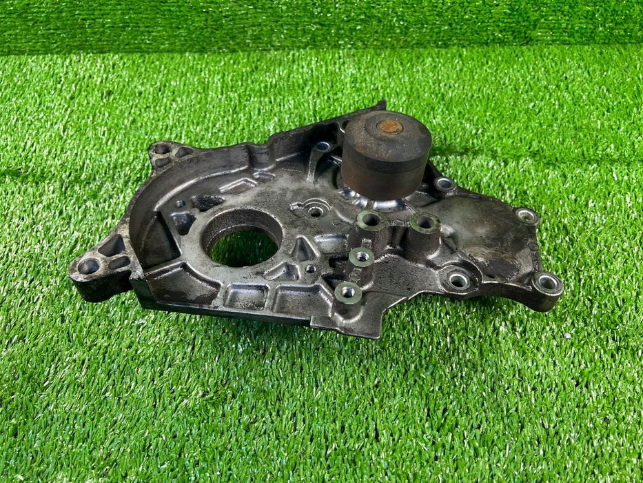 Помпа Тойота Королла е120 1сд 1cd 2.0 дизель