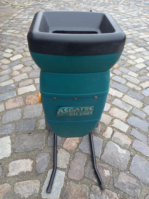 Tocatoare crengi, resturi vegetale