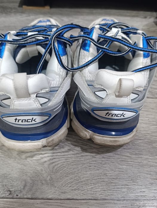 Продам BALENCIAGA track 1