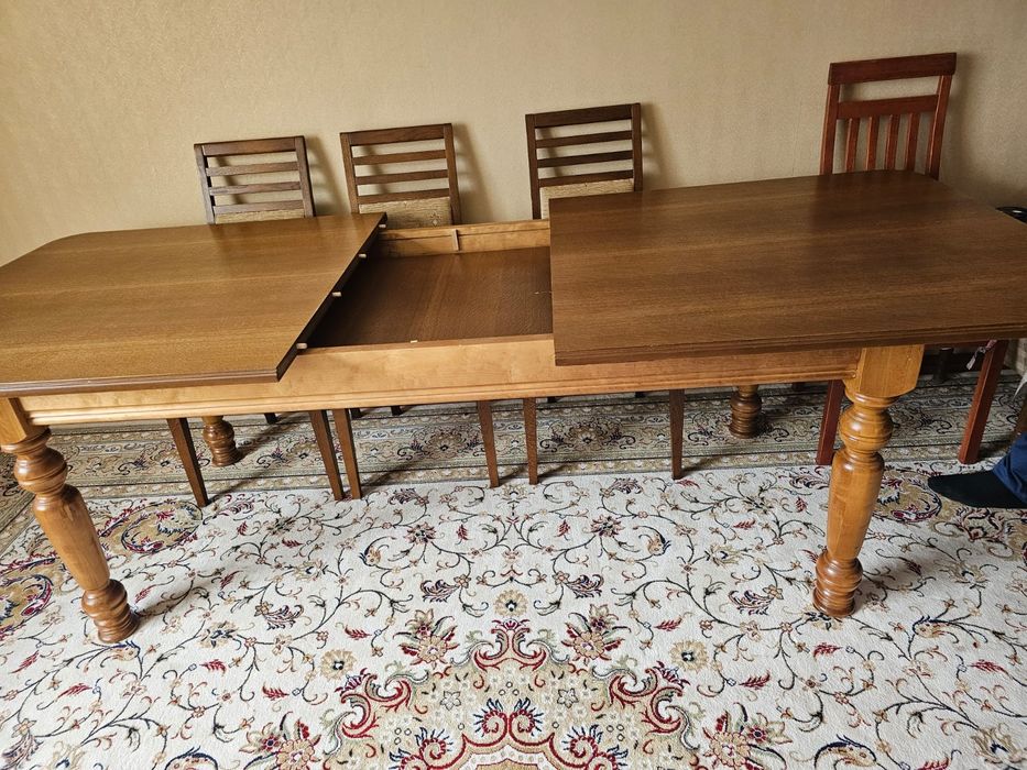 Стол обеденный раздвижной из дерева