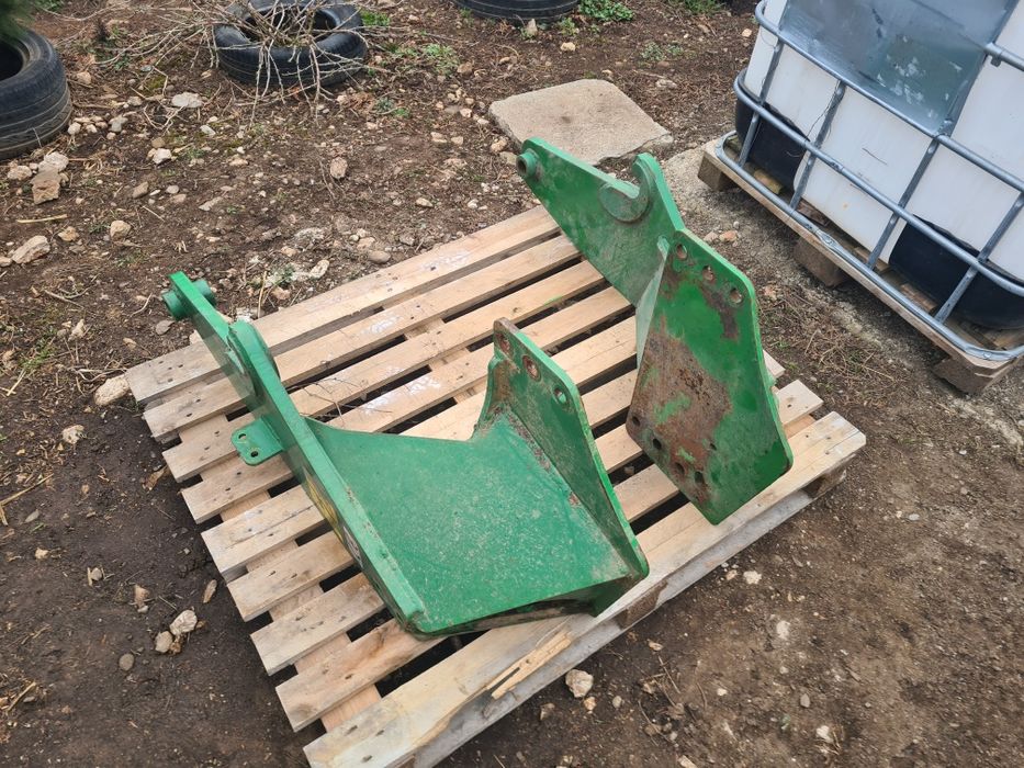 Vând suport incarcator frontal John Deere