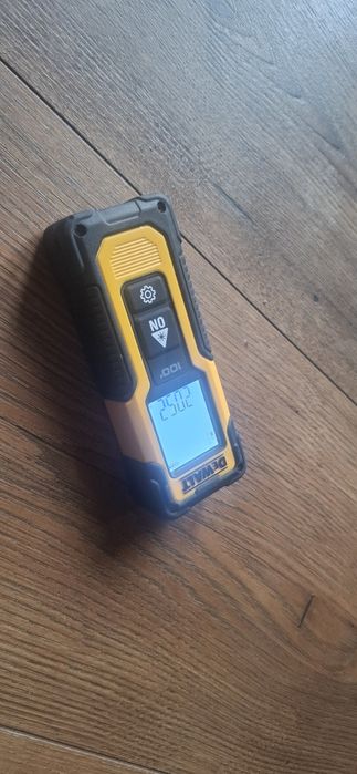 Telemetru cu laser DeWalt NOU