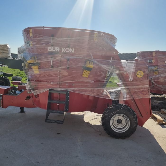 Кормораздатчик, 4 куб  миксер. Озука таркатгич