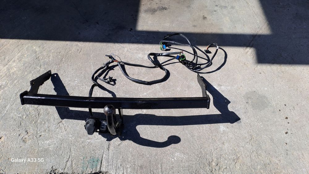 Продавам оригинален теглич  за Peugeot 206/Пежо 206