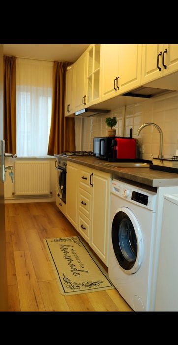 Închiriez Garsoniera tip Studio Trivale, cu parcare