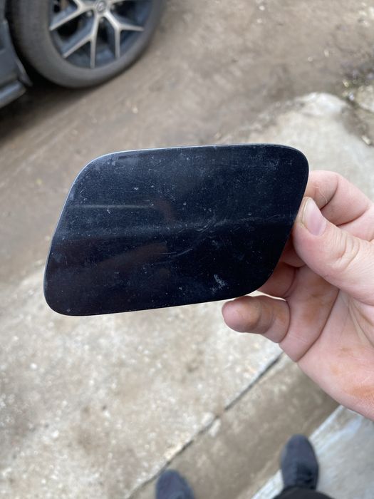 Продам заглушку переднего бампера toyota alphart