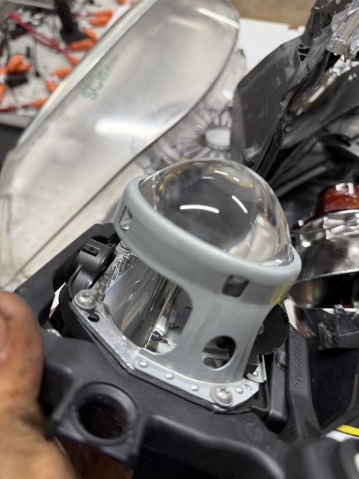 Завиващ фар е60 фейс(dynamic lci) НА ЧАСТИ