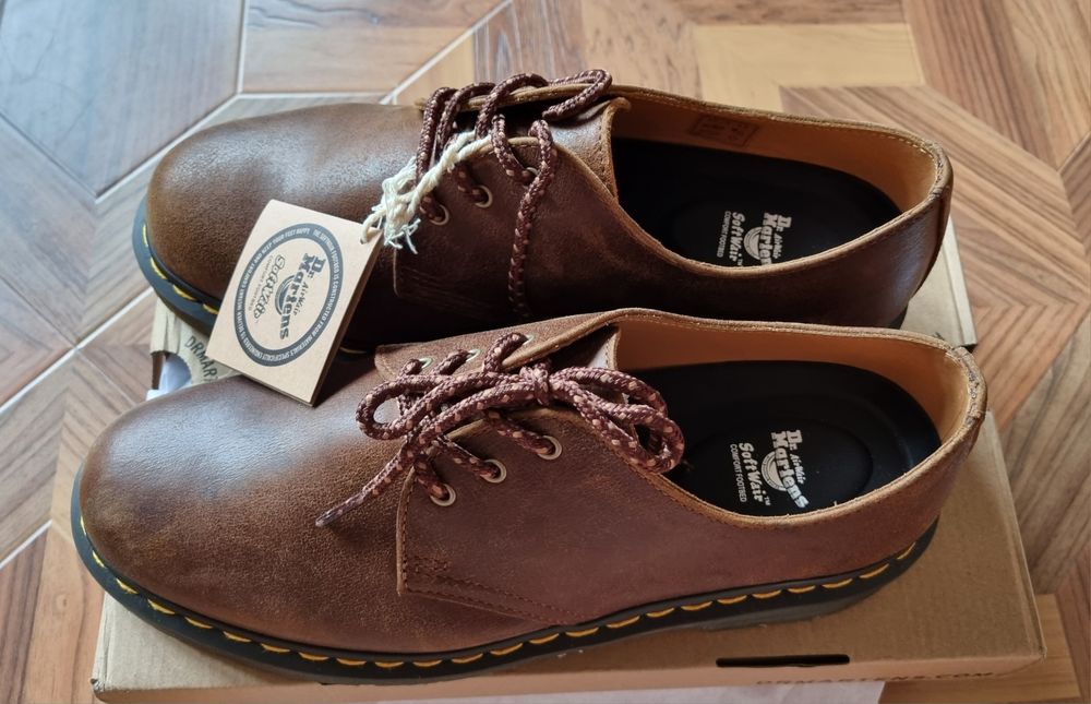 Туфли Dr. Martens в коричневом цвете