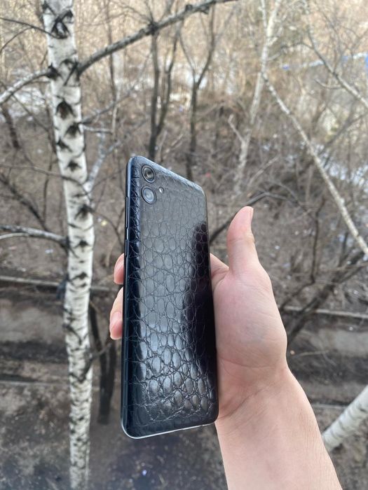 Продаю Самсунг А04е