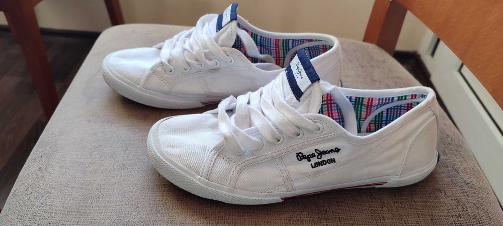 Маратонки Bianki 37 и 38 номер и Pepe Jeans 38 номер