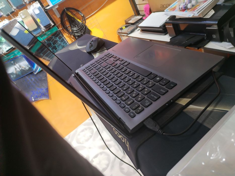 Noutbuk sotiladi Asus ryzen 3
