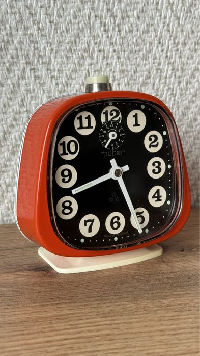 Винтидж часовник-будилник Peter