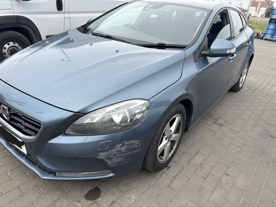 Dezmembrari dezmembrez Volvo V40 1.6 diesel cod motor D4162T