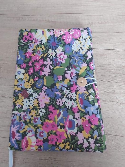 Ръчно изработени подвързии за книги и таблети