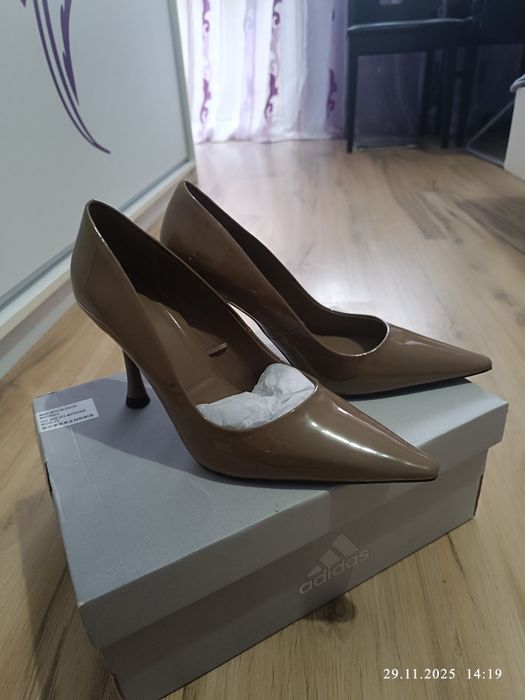 обувки с ток 39 номер