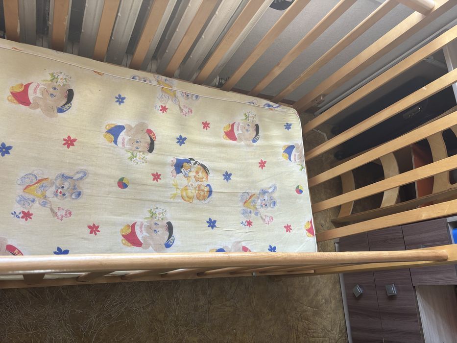 Продам детскую кроватку