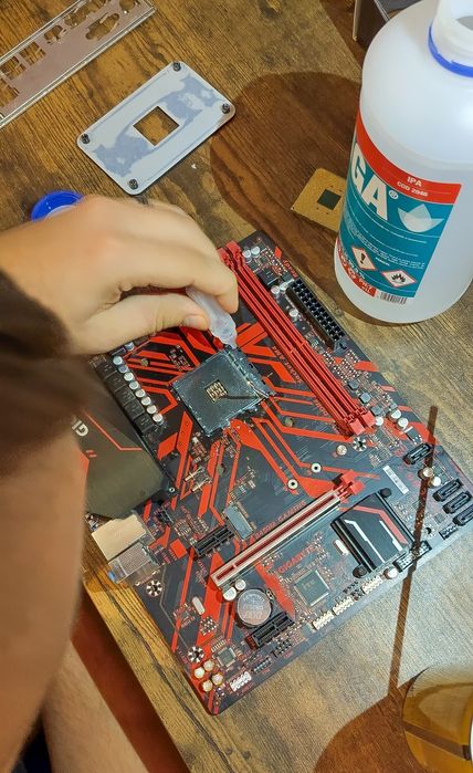 Reparații,  mentenanță și consultanță calculator/laptop/console