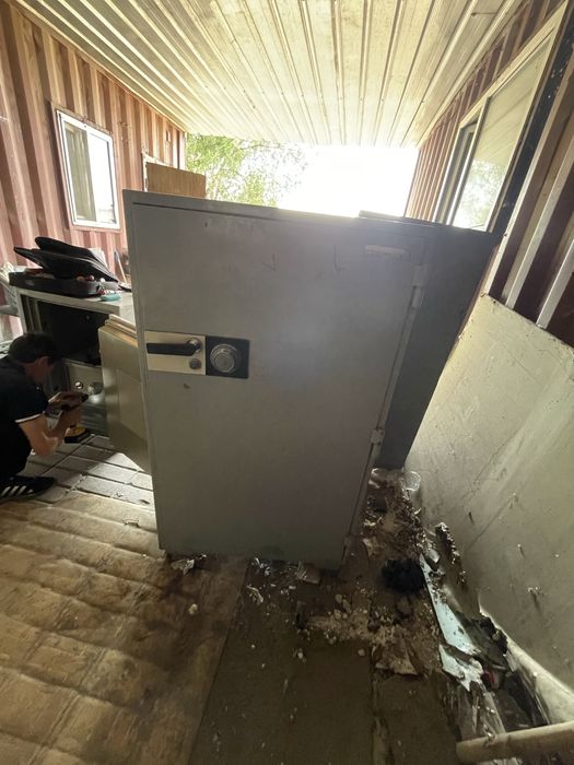 Продам сейф для дома и офиса