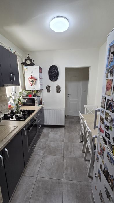 Vând apartament 2 camere, zona centrală