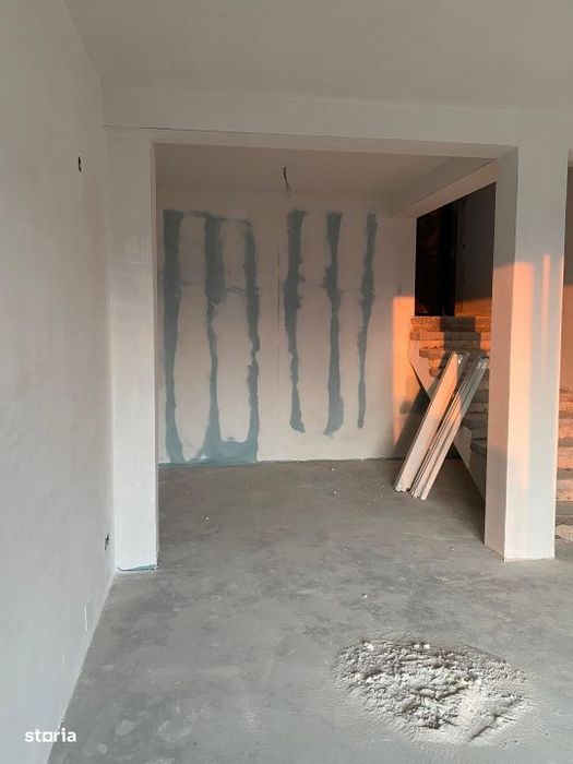 Apartament tip casa, 3 camere pe 2 nivele, gradina privata plus garaj