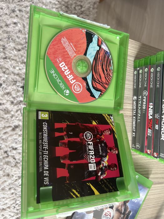 Vand sau schimb jocuri xbox