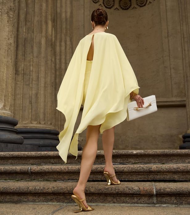 Продам срочно платье Lichi