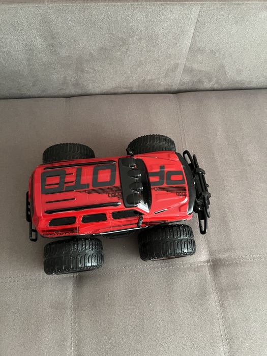 Продам новую машину игрушку