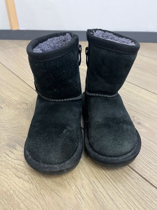 Продам детские угги
