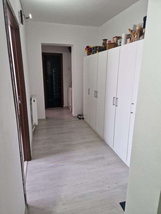 Ofer cameră în apartament 2 camere Pitești