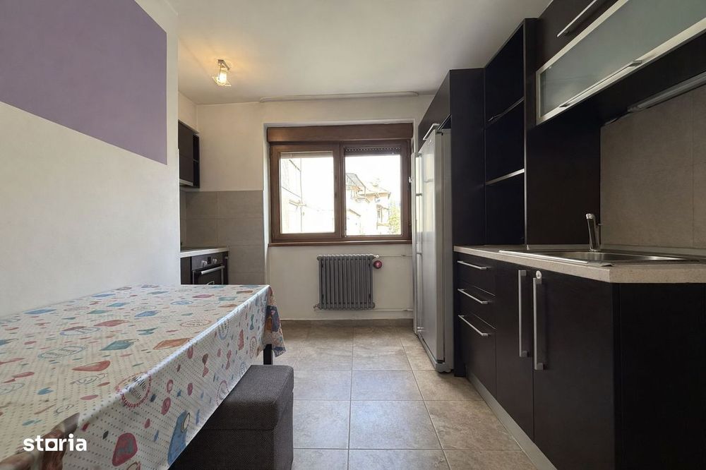 Apartament 4 camere de vânzare – zona Medicina, etaj 1, cu garaj înscr